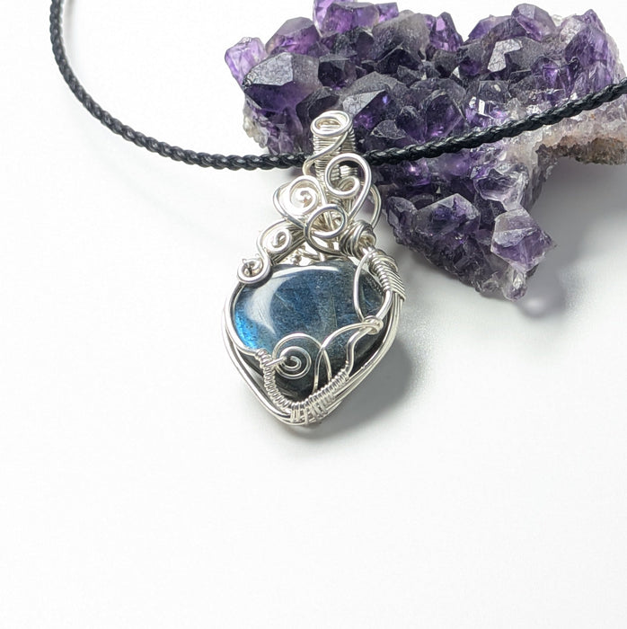 Flashy Blue Labradorite Pendant in Silver
