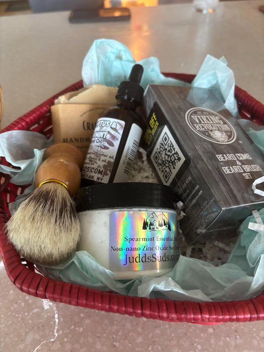 Men’s Grooming Gift Basket
