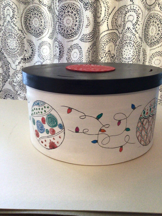 Round Christmas box