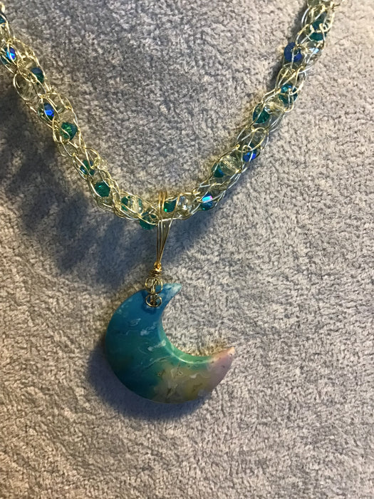 handmade necklace chain with gemstone pendant