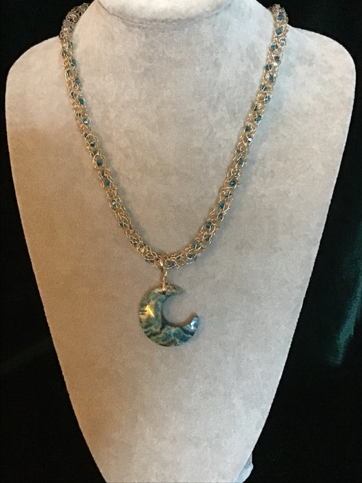 Handmade necklace chain with gemstone pendant